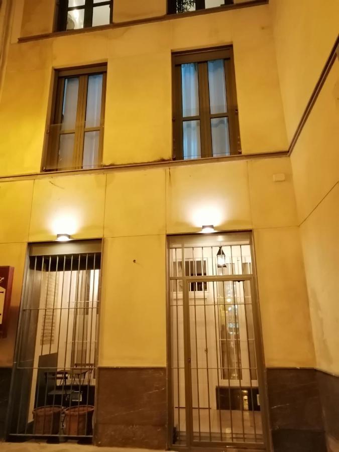 Ferienwohnung SALOTUR Sierpes Sevilla Exterior foto