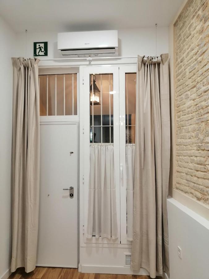 Ferienwohnung SALOTUR Sierpes Sevilla Exterior foto