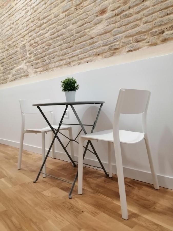 Ferienwohnung SALOTUR Sierpes Sevilla Exterior foto