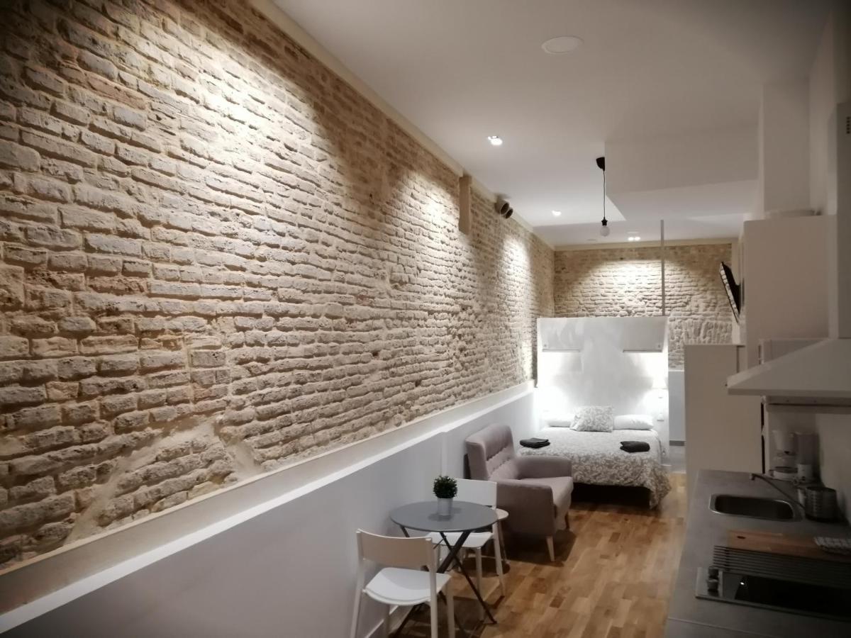 Ferienwohnung SALOTUR Sierpes Sevilla Exterior foto