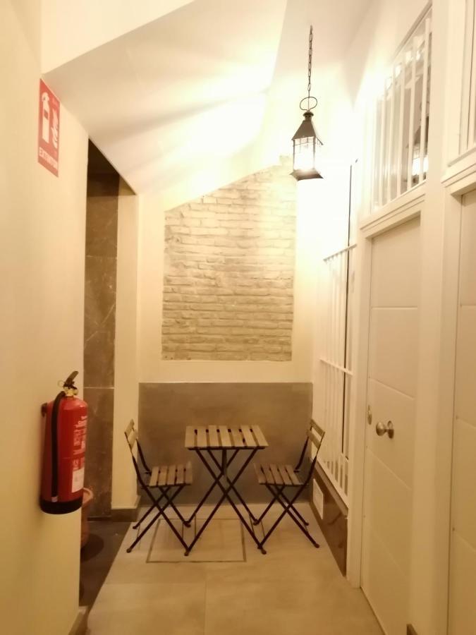 Ferienwohnung SALOTUR Sierpes Sevilla Exterior foto